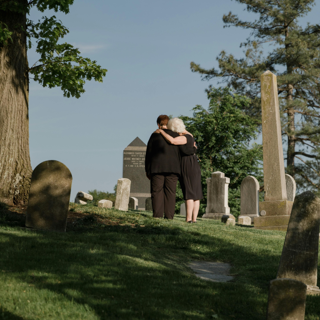 funeral-director-advice 1500×1500 Loved ones at burial | Paying for a Funeral | NFDA